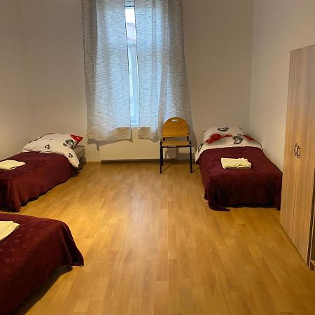 Apartments Tomkova Χράντεκ Κράλοβε Εξωτερικό φωτογραφία