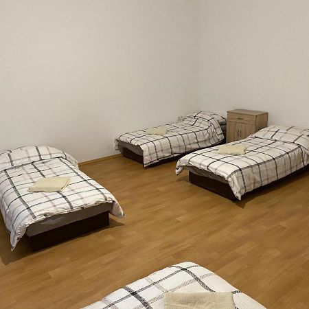 Apartments Tomkova Χράντεκ Κράλοβε Εξωτερικό φωτογραφία