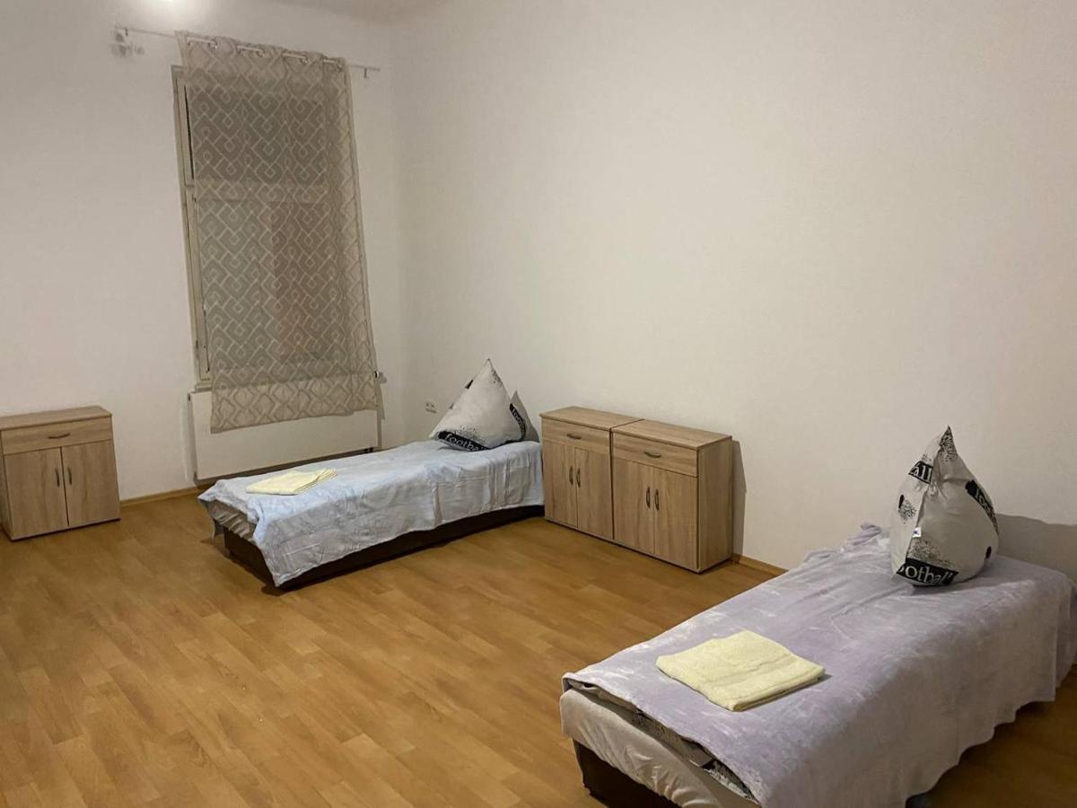 Apartments Tomkova Χράντεκ Κράλοβε Εξωτερικό φωτογραφία