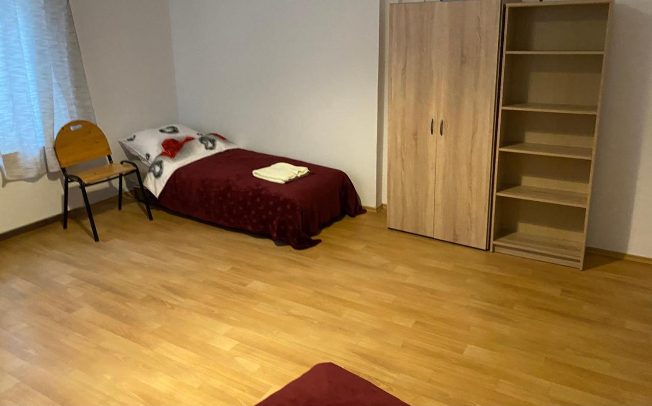 Apartments Tomkova Χράντεκ Κράλοβε Εξωτερικό φωτογραφία