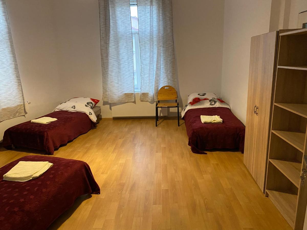 Apartments Tomkova Χράντεκ Κράλοβε Εξωτερικό φωτογραφία