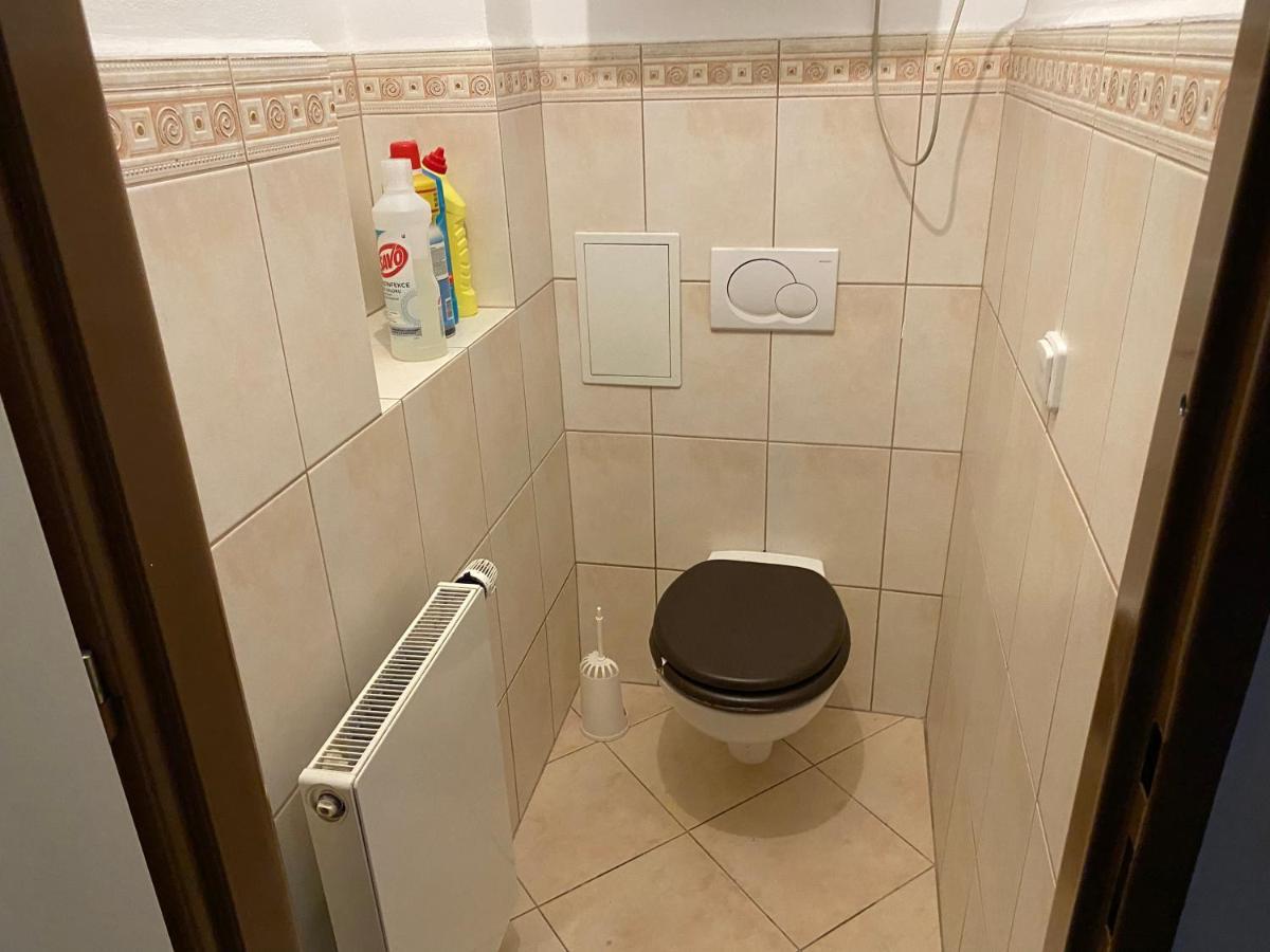 Apartments Tomkova Χράντεκ Κράλοβε Εξωτερικό φωτογραφία