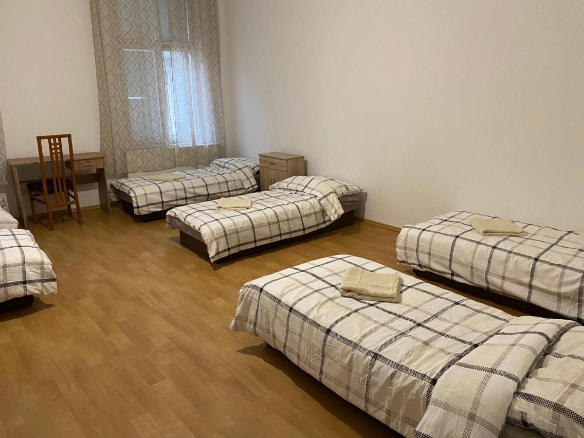 Apartments Tomkova Χράντεκ Κράλοβε Εξωτερικό φωτογραφία
