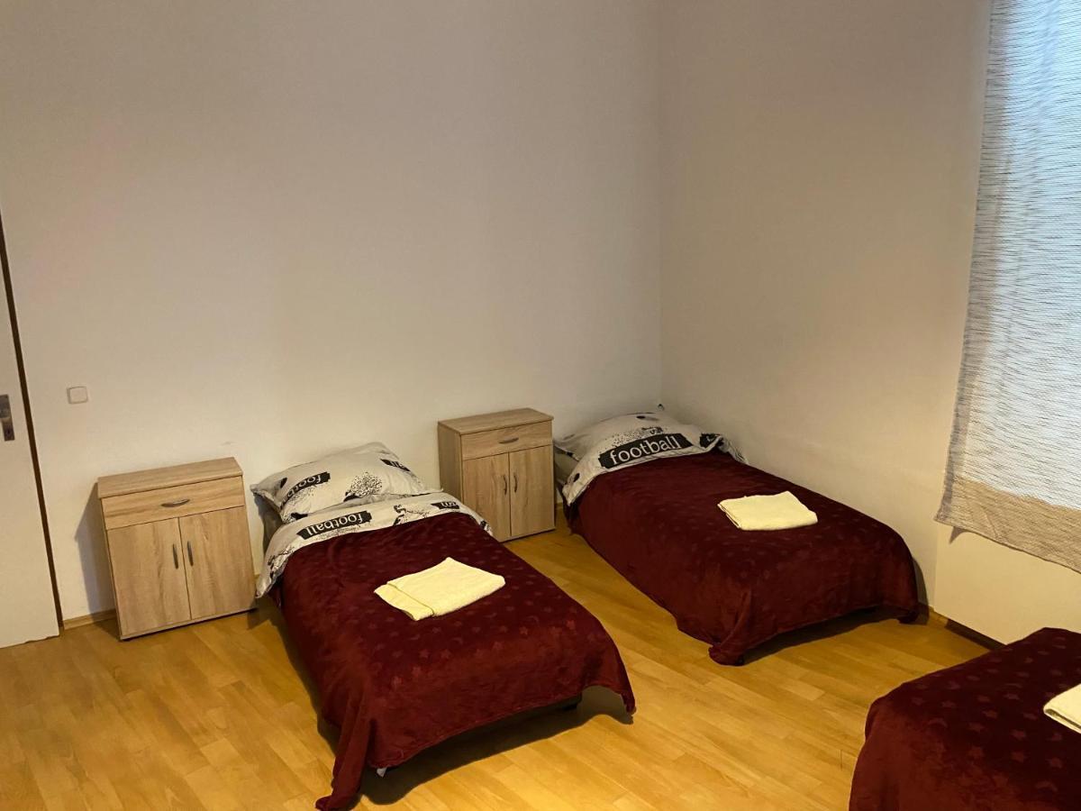 Apartments Tomkova Χράντεκ Κράλοβε Εξωτερικό φωτογραφία