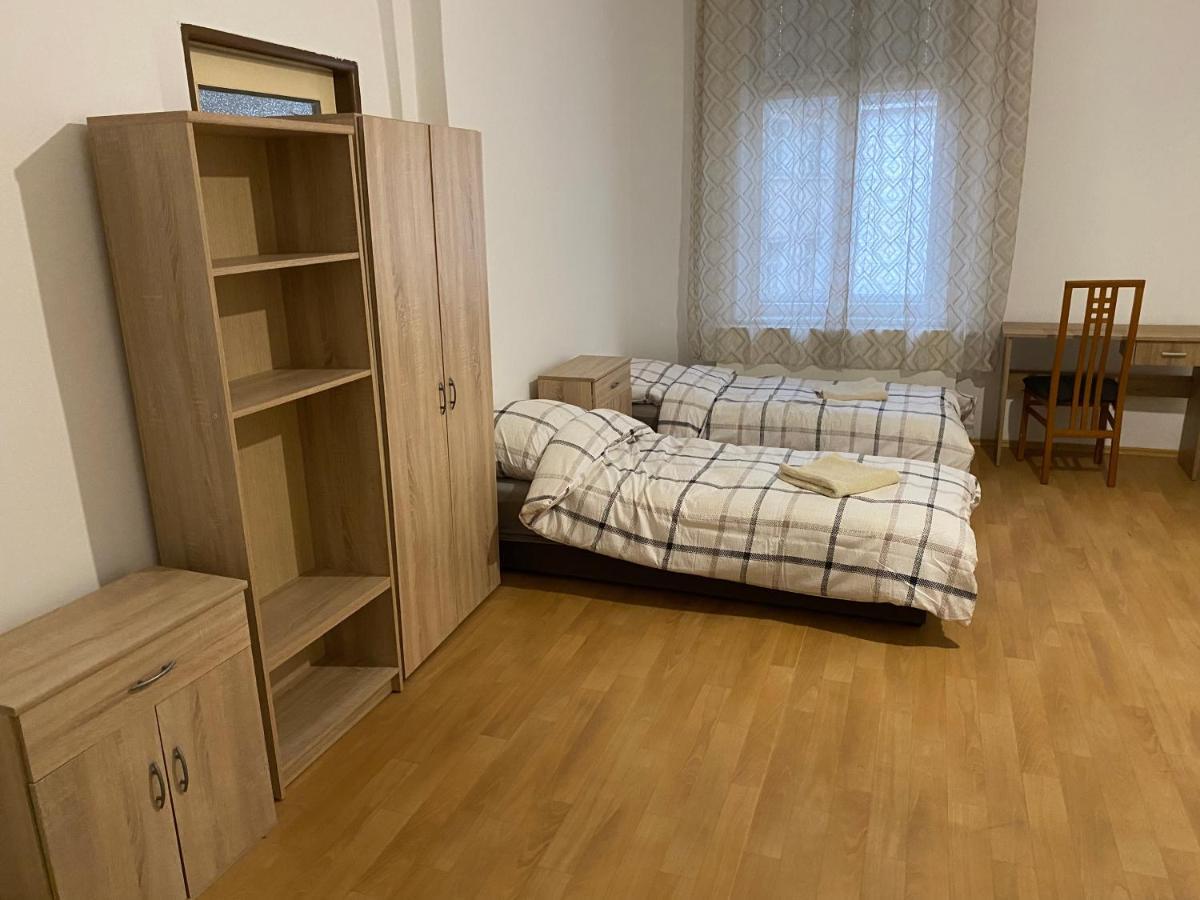 Apartments Tomkova Χράντεκ Κράλοβε Εξωτερικό φωτογραφία