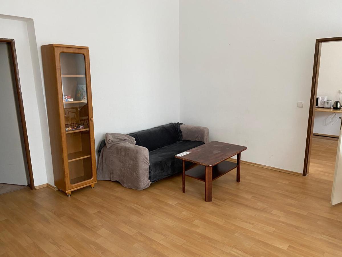 Apartments Tomkova Χράντεκ Κράλοβε Εξωτερικό φωτογραφία